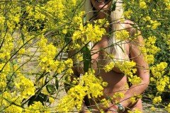 Winner *  Flower Power - Nude but not Nude